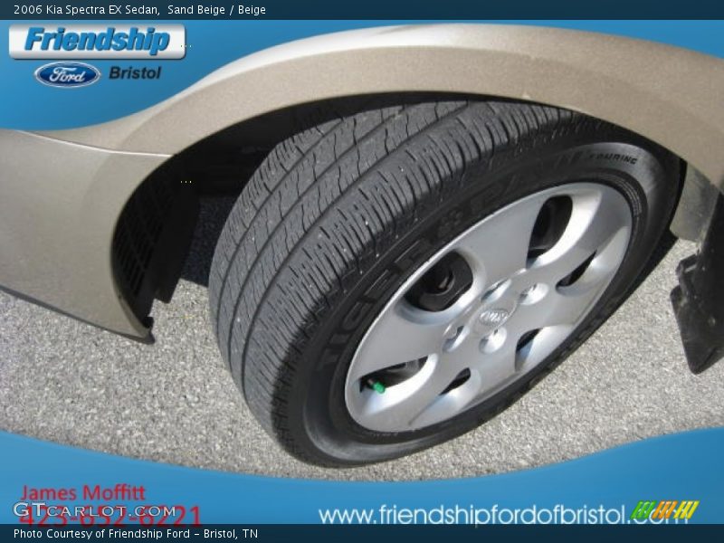 Sand Beige / Beige 2006 Kia Spectra EX Sedan