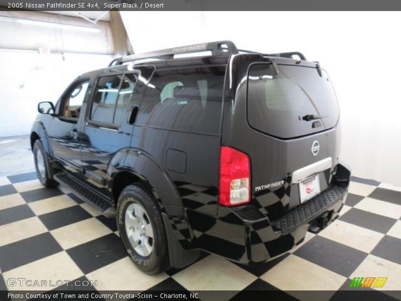 Super Black / Desert 2005 Nissan Pathfinder SE 4x4