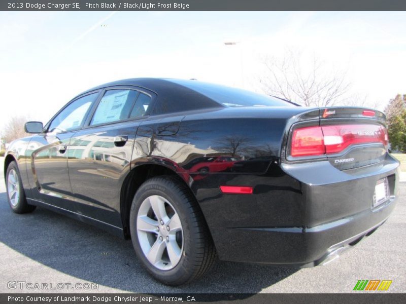Pitch Black / Black/Light Frost Beige 2013 Dodge Charger SE