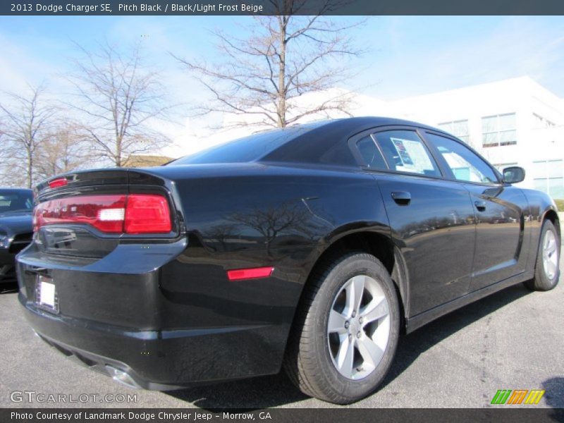 Pitch Black / Black/Light Frost Beige 2013 Dodge Charger SE