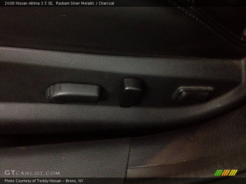 Radiant Silver Metallic / Charcoal 2008 Nissan Altima 3.5 SE