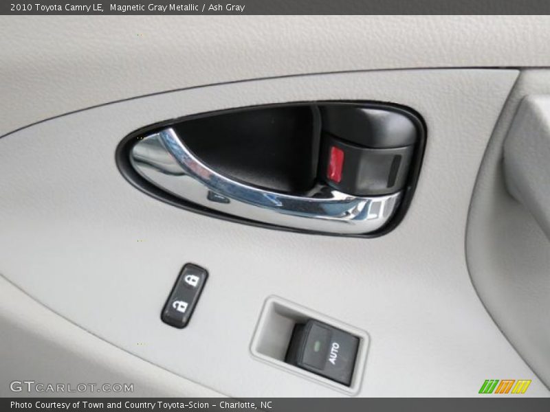 Controls of 2010 Camry LE