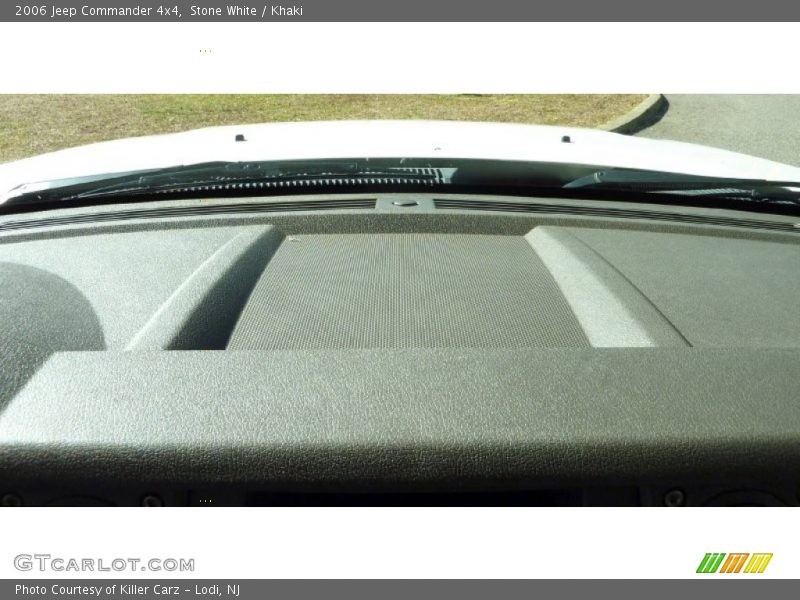 Stone White / Khaki 2006 Jeep Commander 4x4