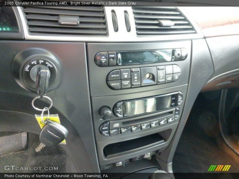 Controls of 2005 Pacifica Touring AWD