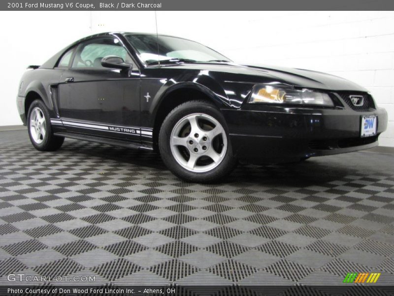 Black / Dark Charcoal 2001 Ford Mustang V6 Coupe