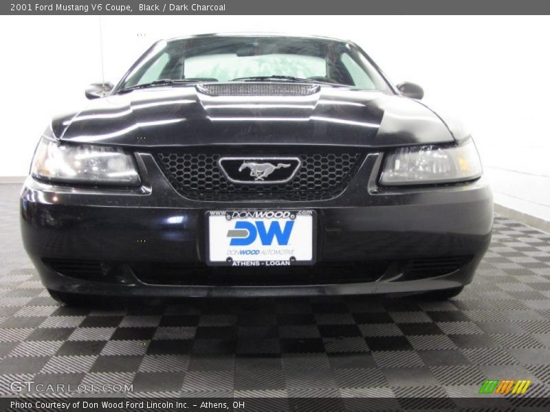 Black / Dark Charcoal 2001 Ford Mustang V6 Coupe