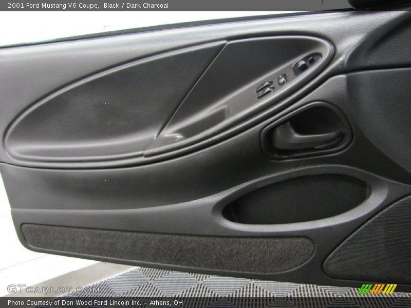 Door Panel of 2001 Mustang V6 Coupe