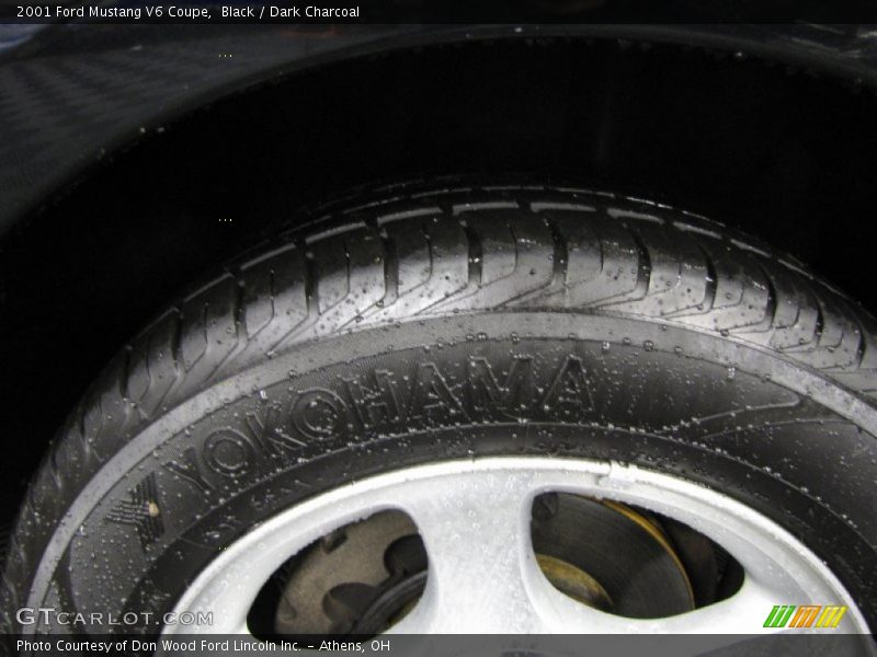 Black / Dark Charcoal 2001 Ford Mustang V6 Coupe