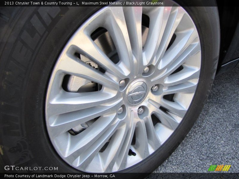  2013 Town & Country Touring - L Wheel