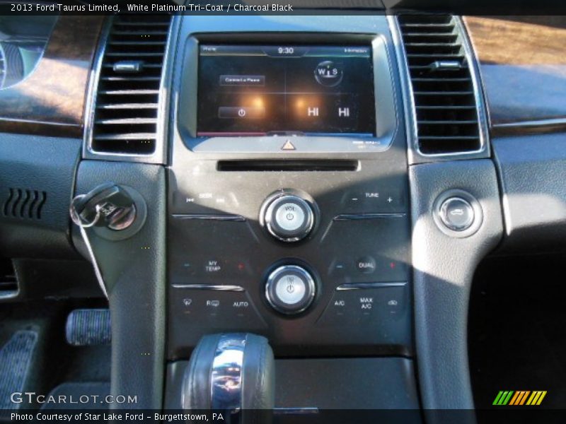 White Platinum Tri-Coat / Charcoal Black 2013 Ford Taurus Limited