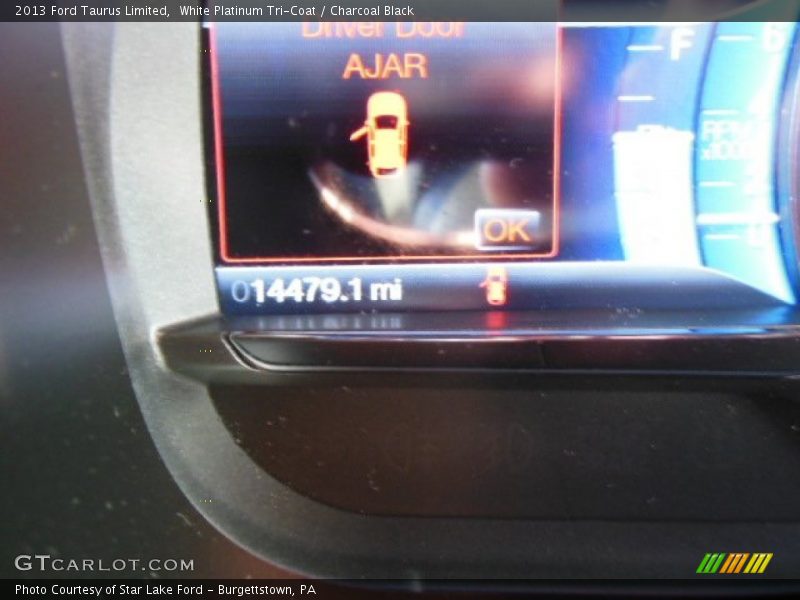 White Platinum Tri-Coat / Charcoal Black 2013 Ford Taurus Limited