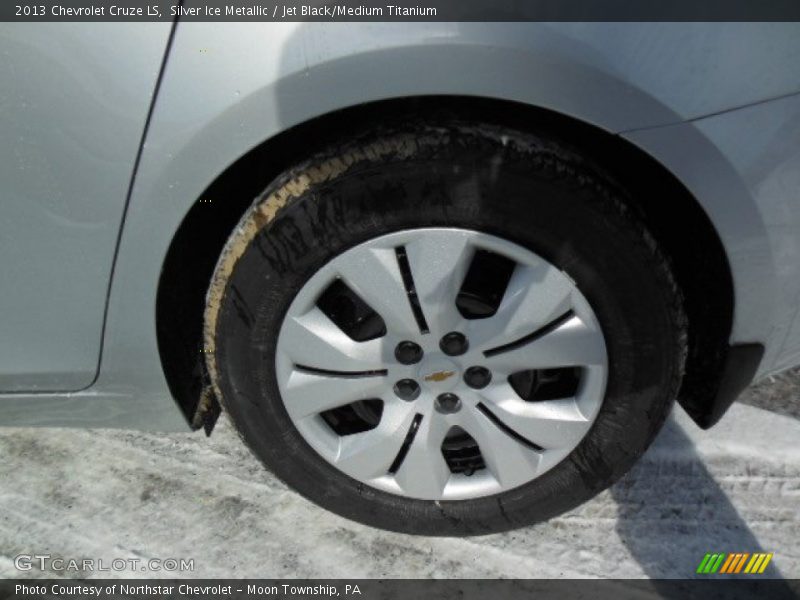 Silver Ice Metallic / Jet Black/Medium Titanium 2013 Chevrolet Cruze LS