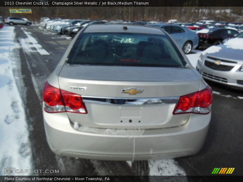 Champagne Silver Metallic / Jet Black/Medium Titanium 2013 Chevrolet Cruze LS