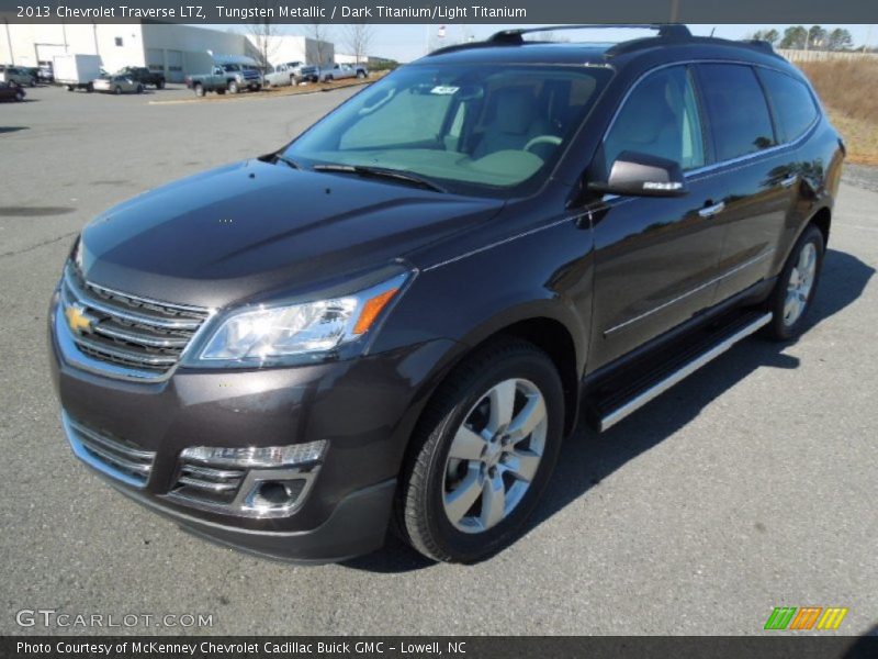 Front 3/4 View of 2013 Traverse LTZ