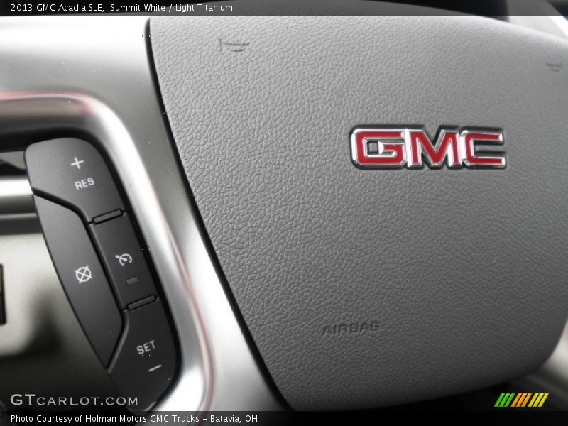 Summit White / Light Titanium 2013 GMC Acadia SLE