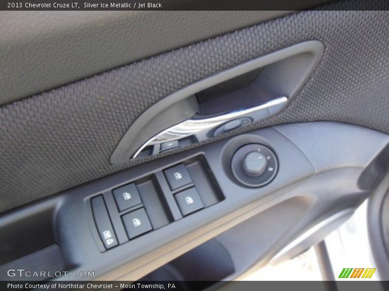 Silver Ice Metallic / Jet Black 2013 Chevrolet Cruze LT