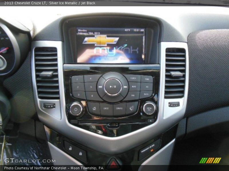 Silver Ice Metallic / Jet Black 2013 Chevrolet Cruze LT