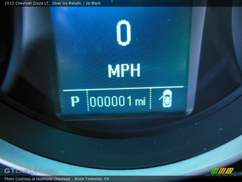 Silver Ice Metallic / Jet Black 2013 Chevrolet Cruze LT