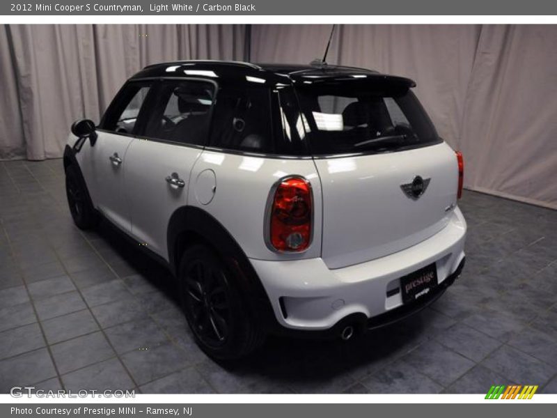 Light White / Carbon Black 2012 Mini Cooper S Countryman