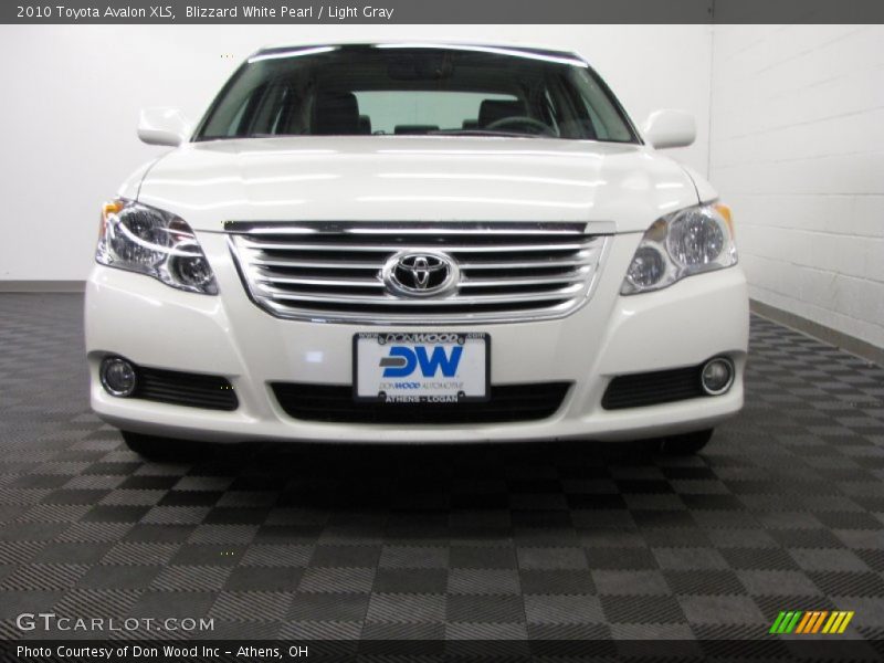 Blizzard White Pearl / Light Gray 2010 Toyota Avalon XLS
