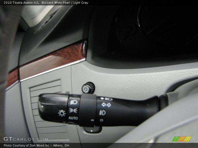 Blizzard White Pearl / Light Gray 2010 Toyota Avalon XLS