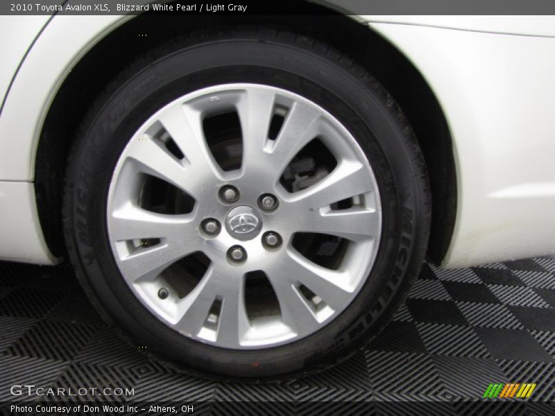 Blizzard White Pearl / Light Gray 2010 Toyota Avalon XLS