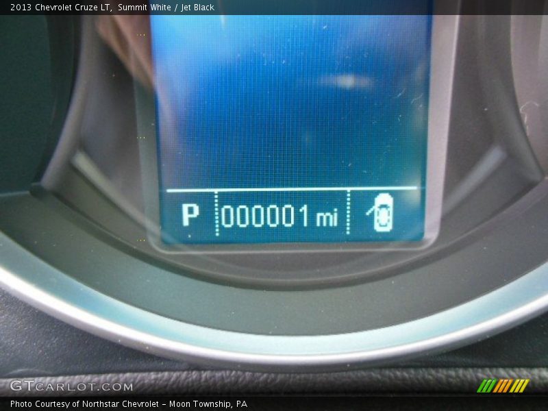 Summit White / Jet Black 2013 Chevrolet Cruze LT