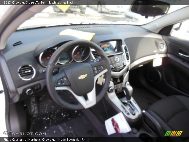 Summit White / Jet Black 2013 Chevrolet Cruze LT
