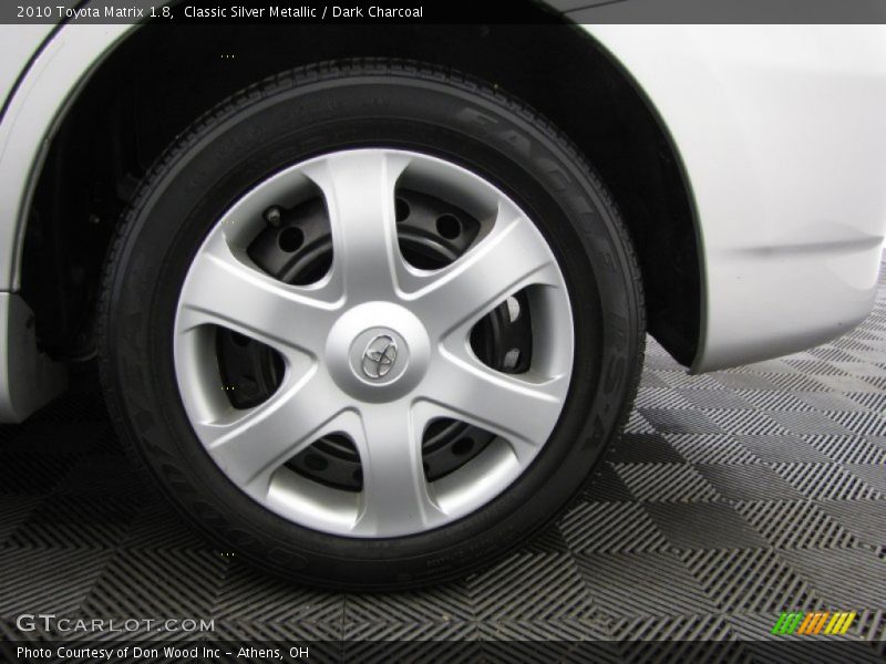 Classic Silver Metallic / Dark Charcoal 2010 Toyota Matrix 1.8