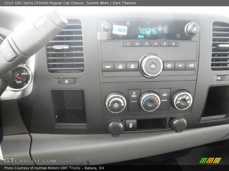 Summit White / Dark Titanium 2013 GMC Sierra 2500HD Regular Cab Chassis