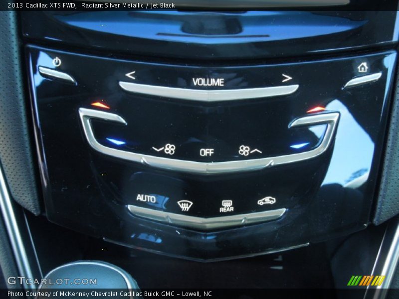 Radiant Silver Metallic / Jet Black 2013 Cadillac XTS FWD