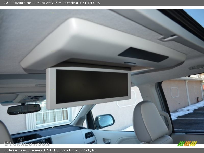 Entertainment System of 2011 Sienna Limited AWD