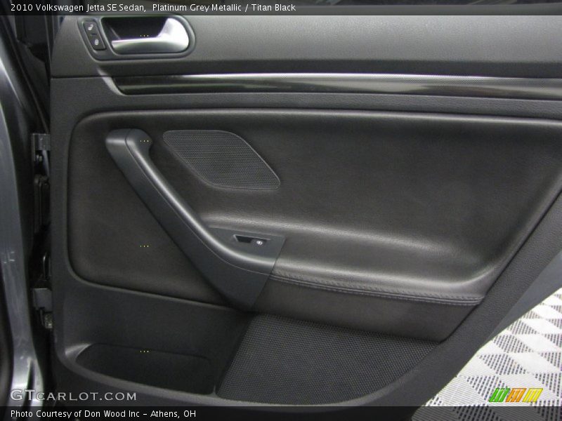 Platinum Grey Metallic / Titan Black 2010 Volkswagen Jetta SE Sedan