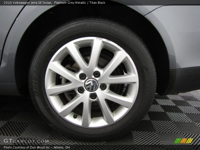 Platinum Grey Metallic / Titan Black 2010 Volkswagen Jetta SE Sedan