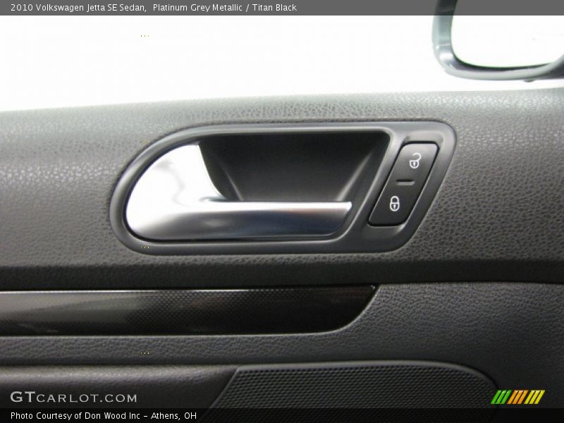 Platinum Grey Metallic / Titan Black 2010 Volkswagen Jetta SE Sedan