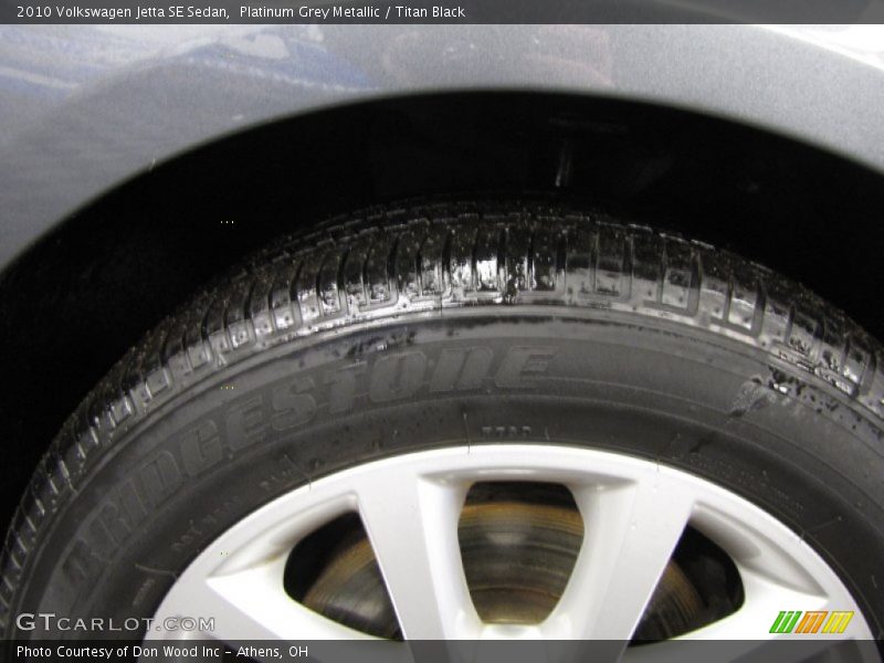 Platinum Grey Metallic / Titan Black 2010 Volkswagen Jetta SE Sedan