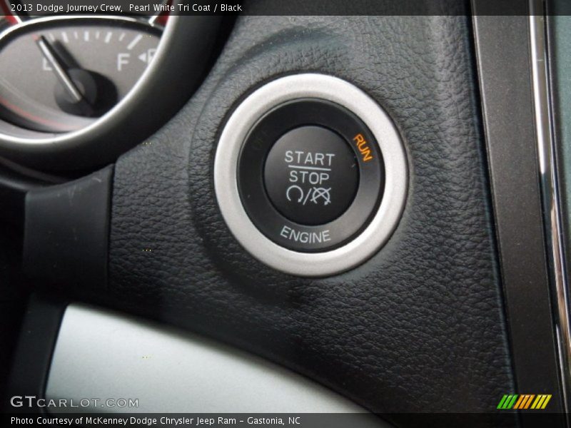 Pearl White Tri Coat / Black 2013 Dodge Journey Crew