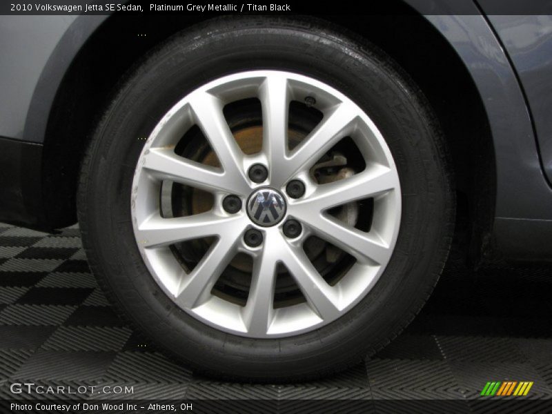 Platinum Grey Metallic / Titan Black 2010 Volkswagen Jetta SE Sedan
