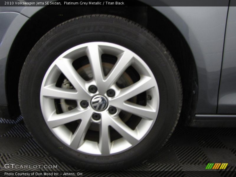 Platinum Grey Metallic / Titan Black 2010 Volkswagen Jetta SE Sedan