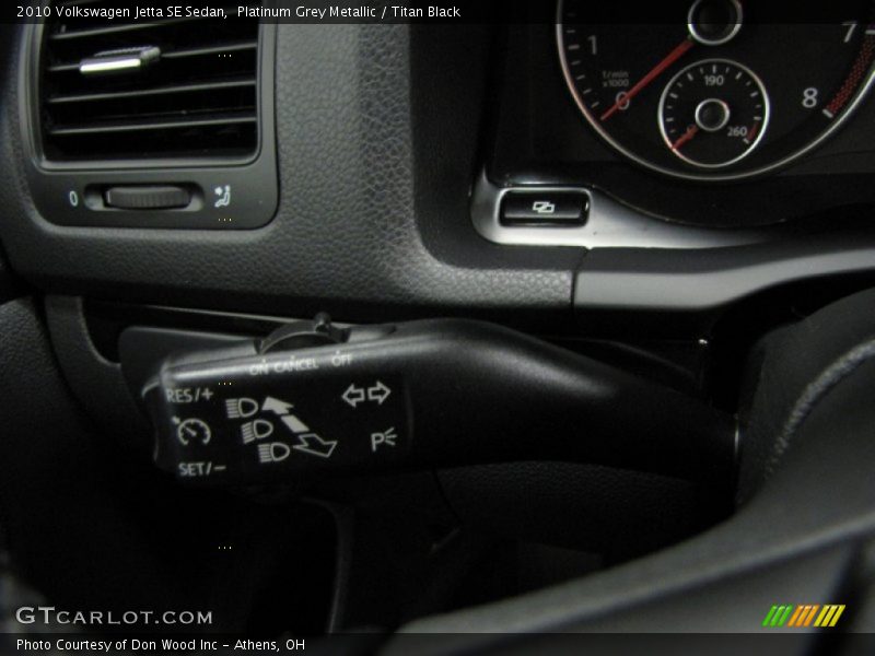 Platinum Grey Metallic / Titan Black 2010 Volkswagen Jetta SE Sedan