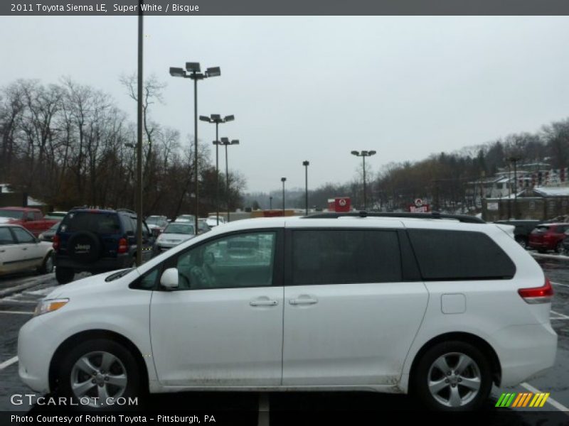 Super White / Bisque 2011 Toyota Sienna LE