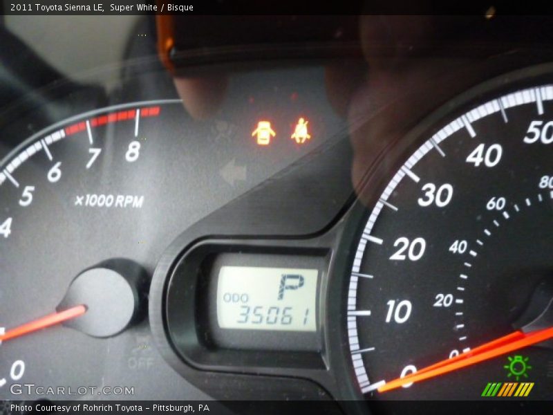 Super White / Bisque 2011 Toyota Sienna LE