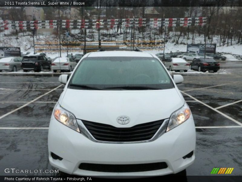 Super White / Bisque 2011 Toyota Sienna LE