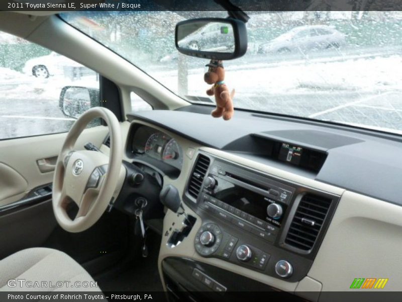 Super White / Bisque 2011 Toyota Sienna LE