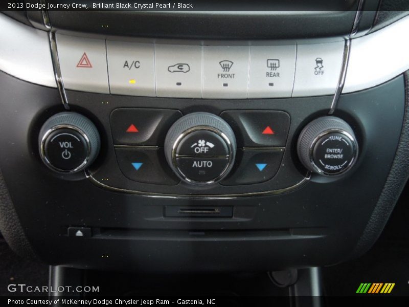 Brilliant Black Crystal Pearl / Black 2013 Dodge Journey Crew