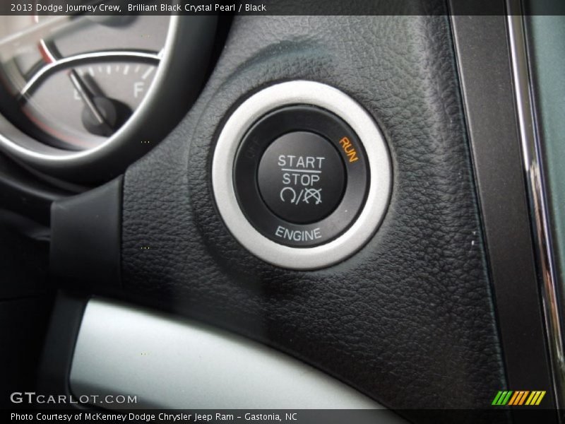Brilliant Black Crystal Pearl / Black 2013 Dodge Journey Crew
