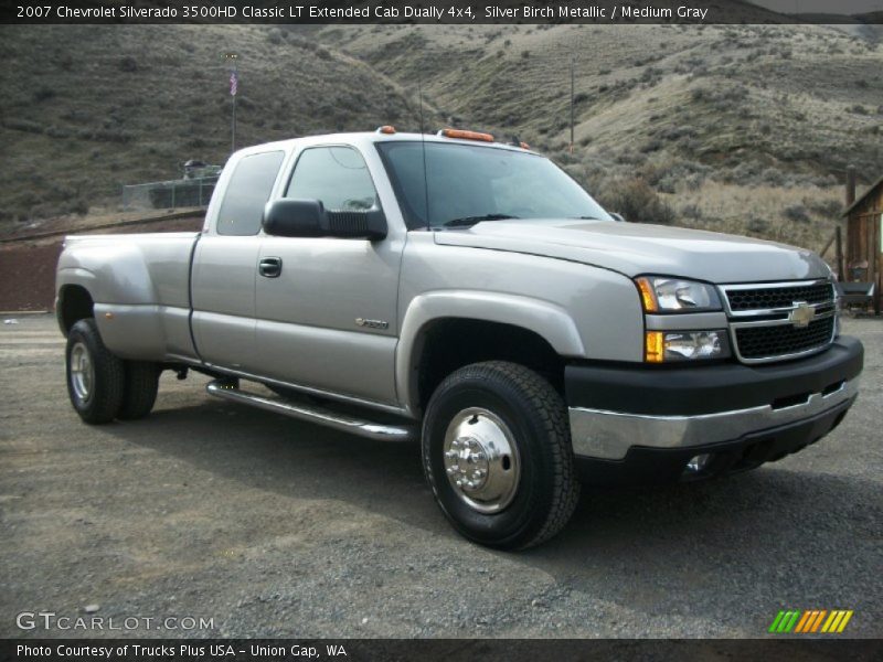 Front 3/4 View of 2007 Silverado 3500HD Classic LT Extended Cab Dually 4x4