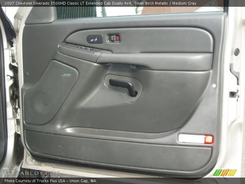 Door Panel of 2007 Silverado 3500HD Classic LT Extended Cab Dually 4x4