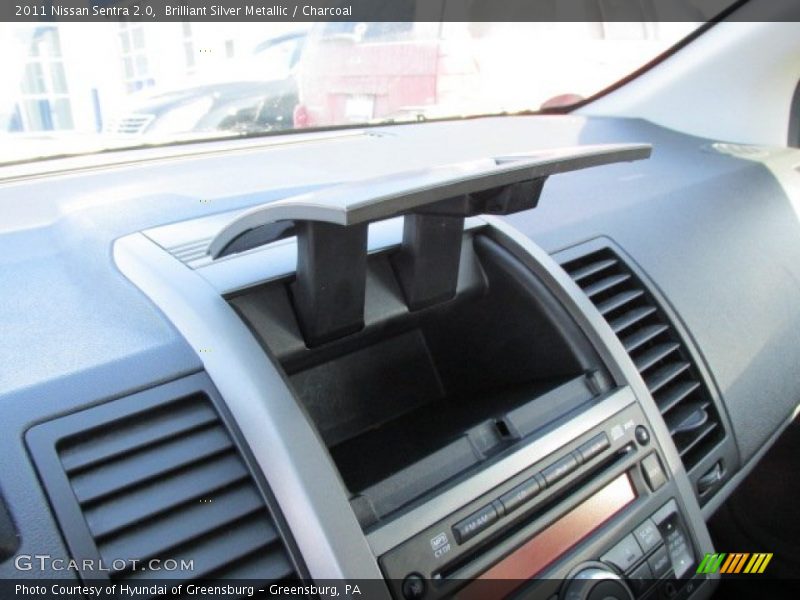 Brilliant Silver Metallic / Charcoal 2011 Nissan Sentra 2.0