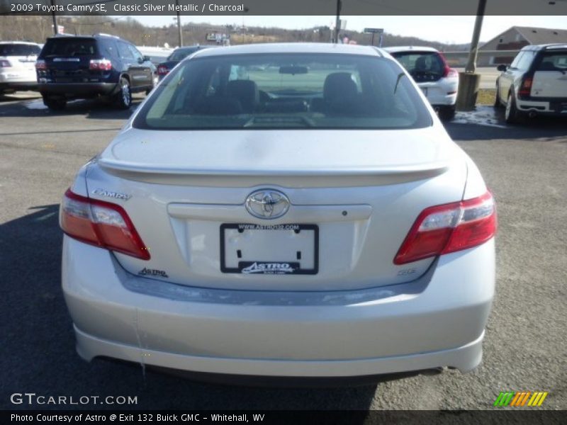 Classic Silver Metallic / Charcoal 2009 Toyota Camry SE